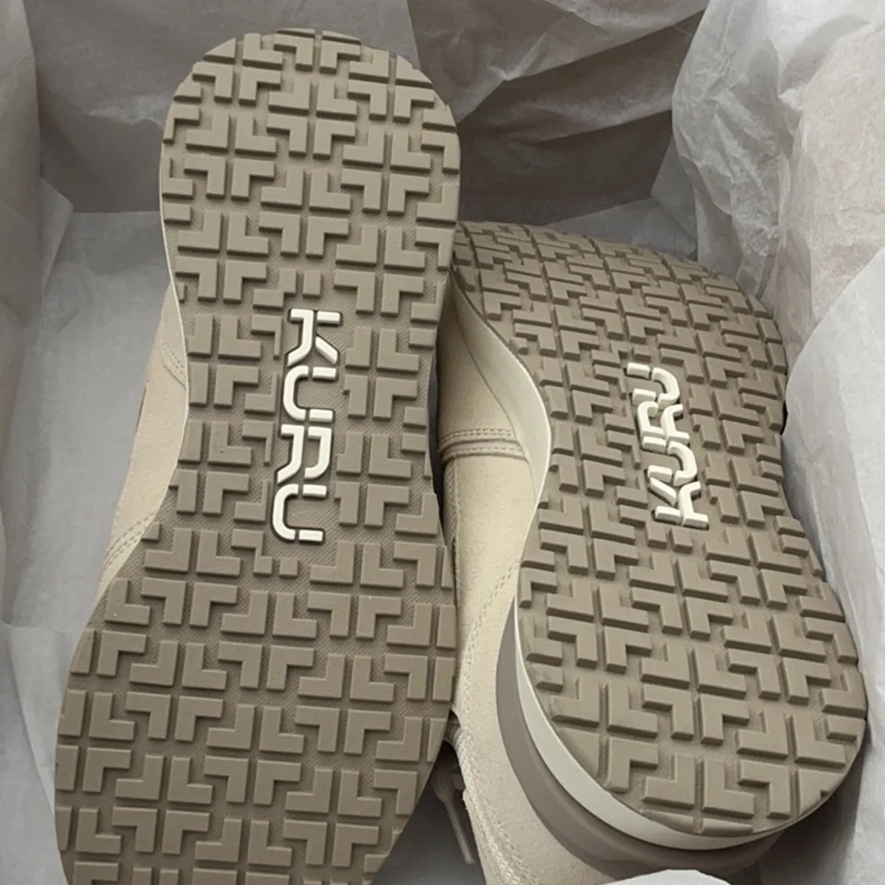 KURU APOGEE Retro‎ Sand-Ecru Athletic Shoes size 8M